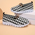 Fashionable Women's Sneakers - Mesh Comfort, Anti-Slip Sole with Chic Metal Chain Detail, Casual and Sporty