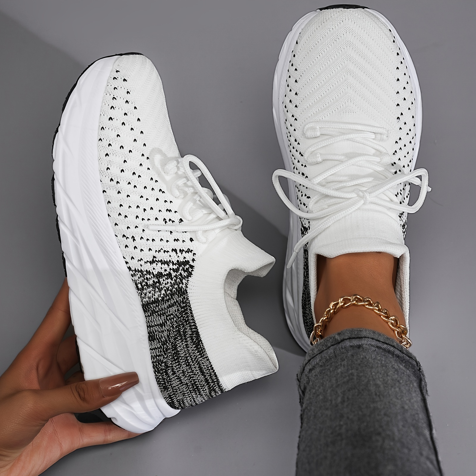 anti slip sneakers fashion trendy mesh breathable details 4